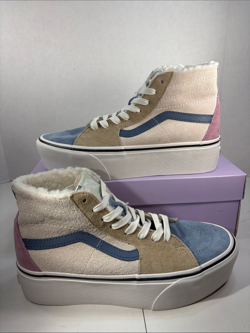 NWT Vans SK8 Hi Top Platform Suede Sneakers in Blue, Pink and Beige Women’s 8